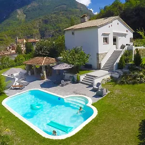 https://les-hortensias.fr-provencehotel.com